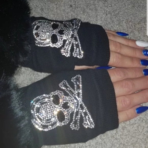 SKULL FINGERLESS KNIT GLOVES Rhinestones - Picture 2 of 3